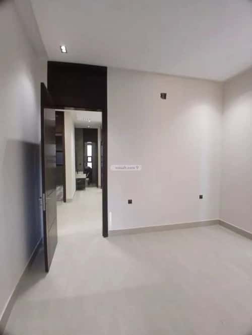 فيلا 200 متر مربع شرقية على شارع 20م العريجاء الغربي، غرب الرياض، الرياض