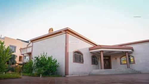 فيلا 2856 متر مربع شرقية على شارع 40م الدفاع، المدينة المنورة