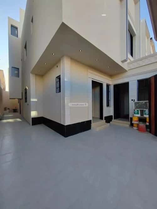 6 bedroom villa in Al Uraija Al Gharbi
