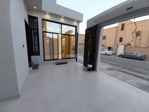 فيلا 200 متر مربع شرقية على شارع 20م العريجاء الأوسط، غرب الرياض، الرياض
