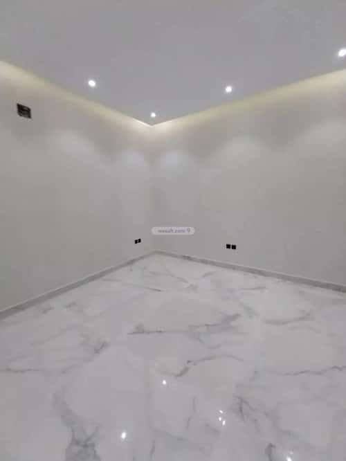 فيلا 305 متر مربع شرقية على شارع 20م طويق، غرب الرياض، الرياض