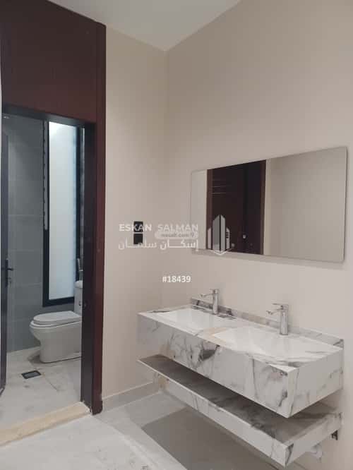 فيلا 300 متر مربع شمالية على شارع 16م الرحمانية، شرق جدة، جدة