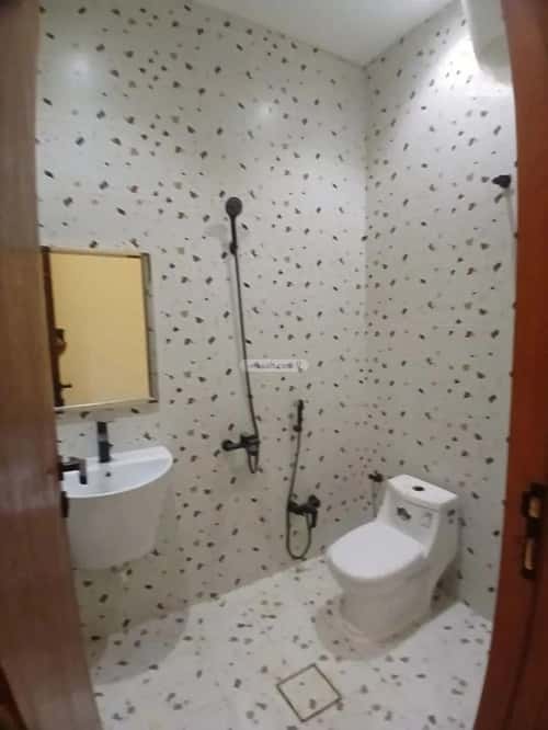 فيلا 263 متر مربع شرقية على شارع 20م طويق، غرب الرياض، الرياض