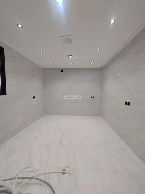 فيلا 297 متر مربع شرقية على شارع 20م العريجاء الغربي، غرب الرياض، الرياض