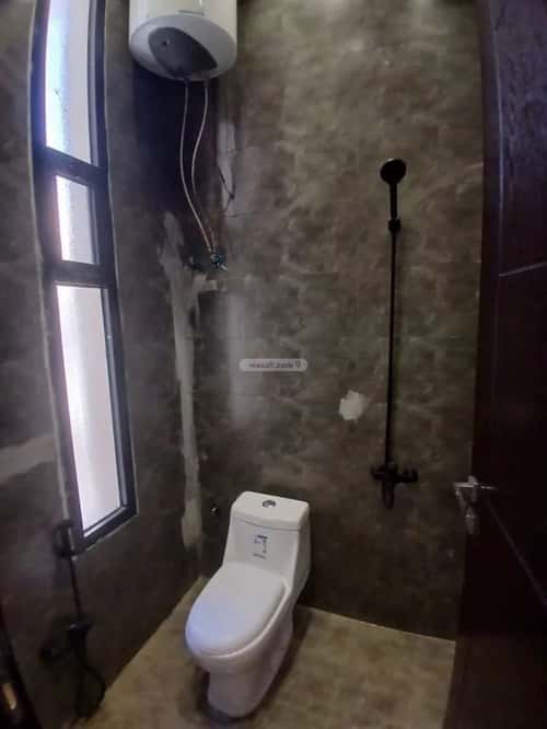 فيلا 200 متر مربع جنوبية على شارع 15م طويق، غرب الرياض، الرياض