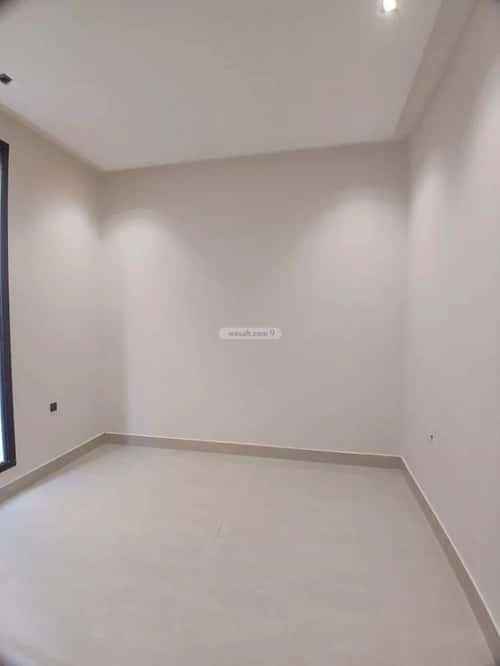 فيلا 200 متر مربع جنوبية على شارع 15م طويق، غرب الرياض، الرياض