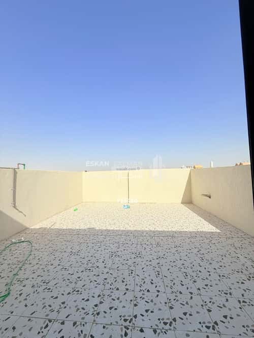 فيلا 195 متر مربع شمالية غربية على شارع 15م الصواري، الخبر