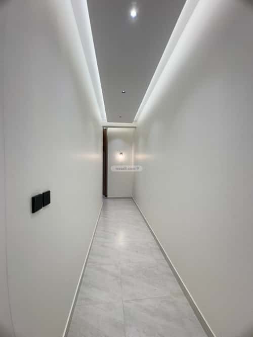 فيلا 260 متر مربع شرقية على شارع 20م الخالدية، أبها