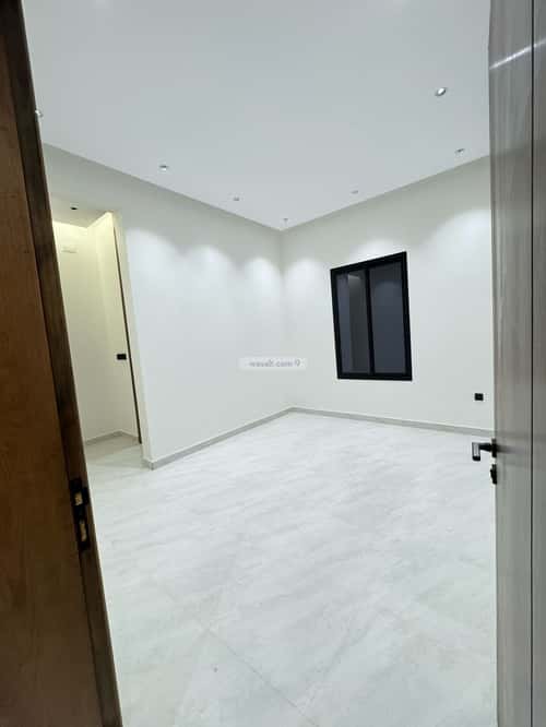 فيلا 260 متر مربع شرقية على شارع 20م الخالدية، أبها