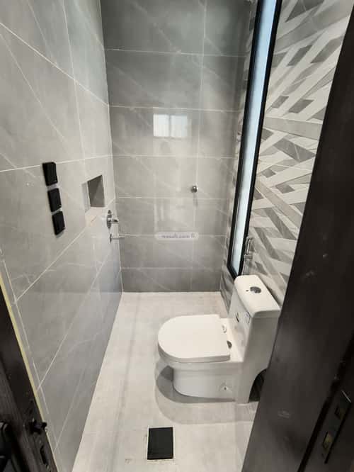 فيلا 300 متر مربع شمالية على شارع 15م الرحمانية، شرق جدة، جدة