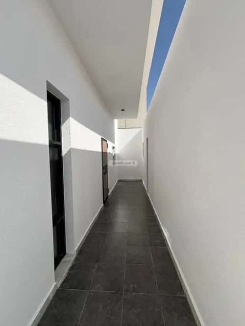 فيلا 900 متر مربع واجهة جنوبية ب 5 غرف حطين، شمال الرياض، الرياض