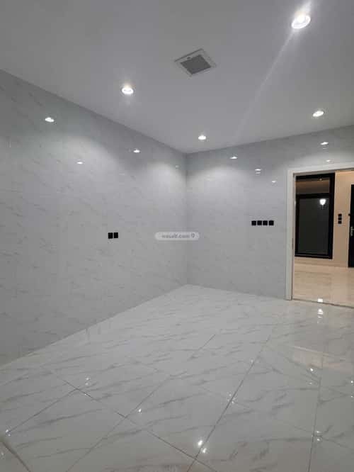 فيلا 300 متر مربع شرقية على شارع 20م الجنادرية، شرق الرياض، الرياض