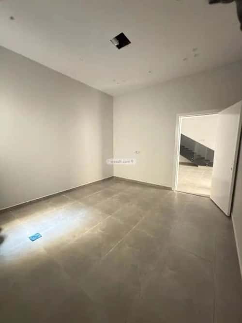 فيلا 660 متر مربع جنوبية على شارع 30م الورود، الخرج