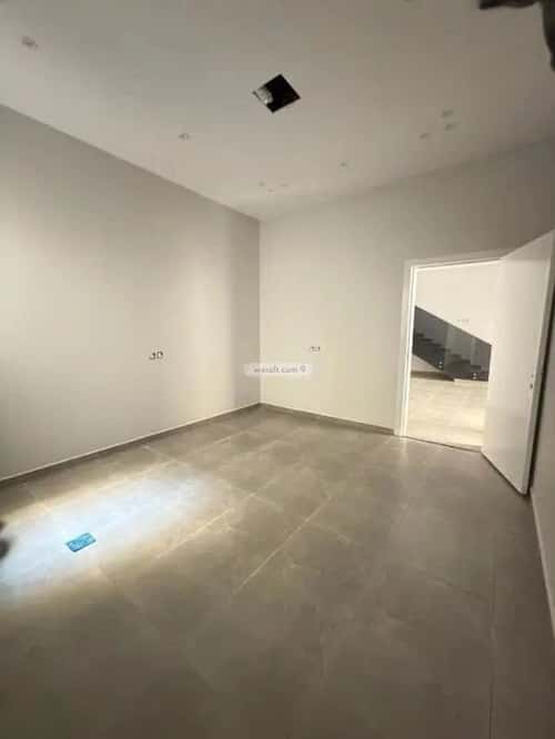 فيلا 382 متر مربع شرقية على شارع 20م الورود، الخرج