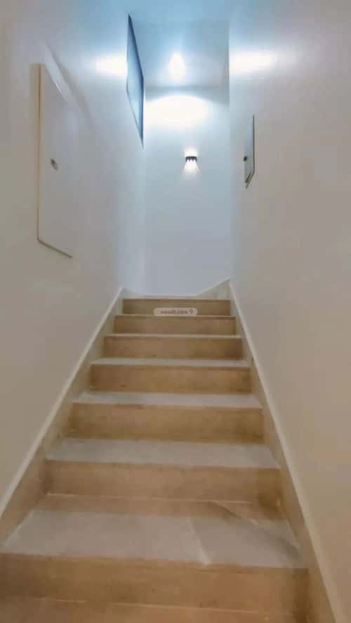 فيلا 300 متر مربع غربية على شارع 20م الخليج، شرق الرياض، الرياض