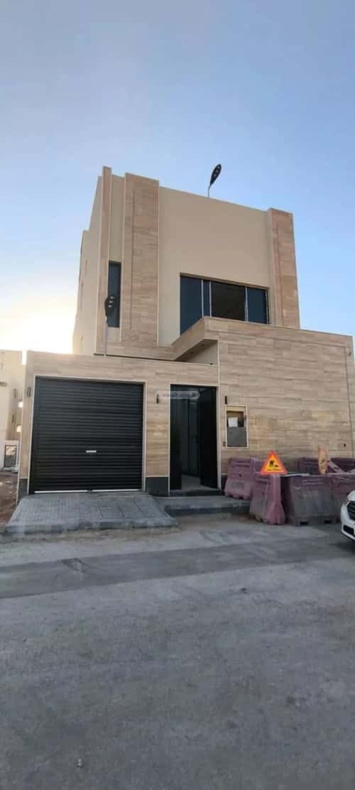 Villa 300 SQM Facing East on 20m Width Street Ar-Rimal, East Riyadh, Riyadh