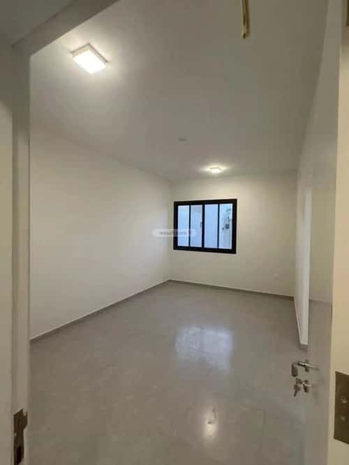 فيلا 300 متر مربع واجهة شرقية ب 4 غرف مطار الملك خالد الدولي، شمال الرياض، الرياض