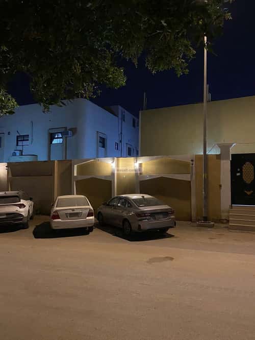 فيلا 910 متر مربع شمالية على شارع 20م السعادة، شرق الرياض، الرياض