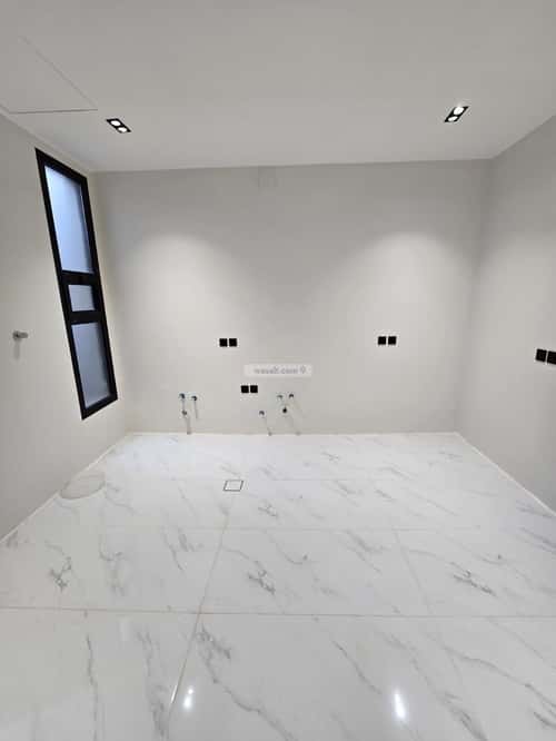 Floor 220 SQM with 5 Bedrooms Al-Muanisiyah, East Riyadh, Riyadh