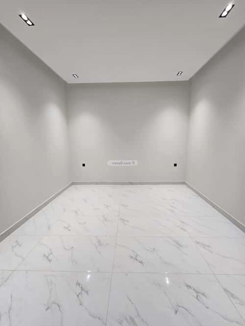 Floor 242 SQM with 5 Bedrooms Al-Muanisiyah, East Riyadh, Riyadh