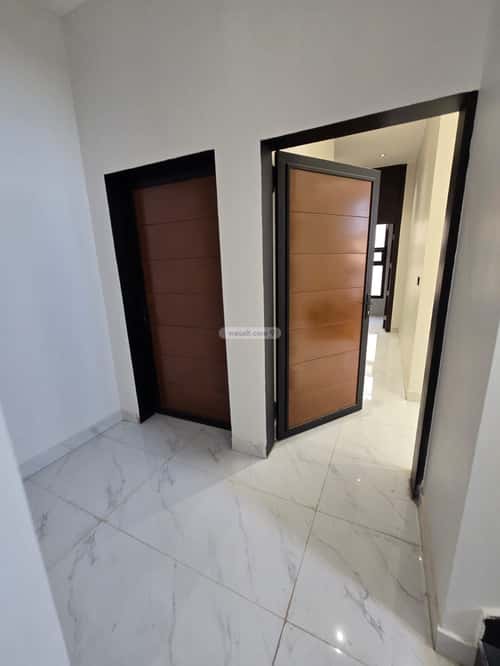 Floor with 5 Bedrooms Al-Muanisiyah, East Riyadh, Riyadh