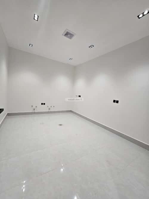 Floor 135 SQM with 4 Bedrooms Al-Maizaliyah, East Riyadh, Riyadh