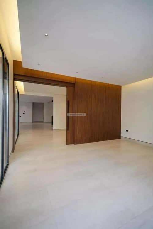 فيلا 295 متر مربع شرقية على شارع 15م العارض، شمال الرياض، الرياض