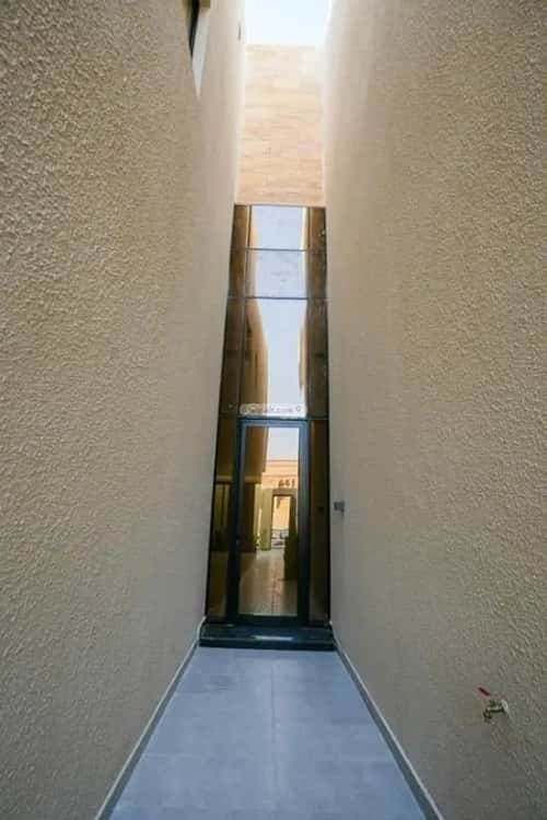 Floor 273 SQM with 4 Bedrooms Al-Andalus, East Riyadh, Riyadh