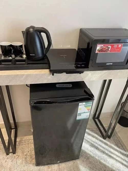 شقة بغرفة الحمراء، الخبر