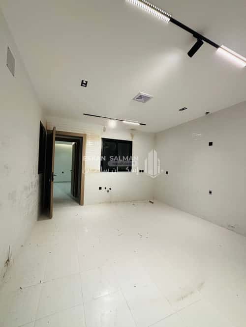 Apartment with 6 Bedrooms Al Aziziyah - Al Jubail, Jubail