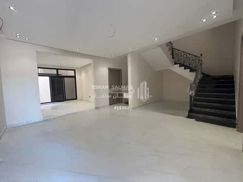 فيلا 324 متر مربع جنوبية على شارع 15م الصواري، الخبر