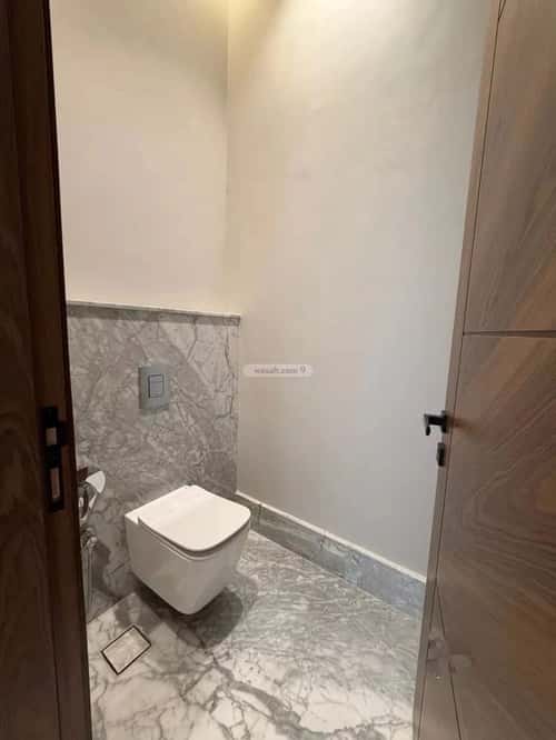 فيلا 375 متر مربع شرقية على شارع 15م الوادي، شمال الرياض، الرياض