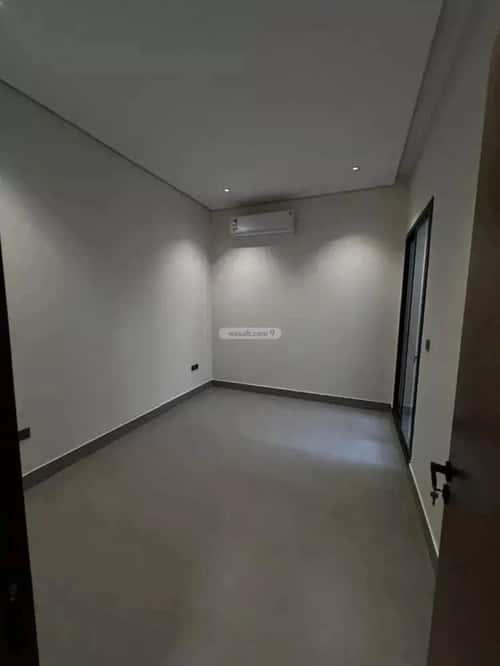 فيلا 338 متر مربع غربية على شارع 40م الصفاء، وسط الرياض، الرياض