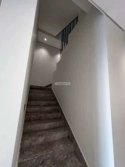 فيلا 329 متر مربع غربية على شارع 40م الصفاء، وسط الرياض، الرياض