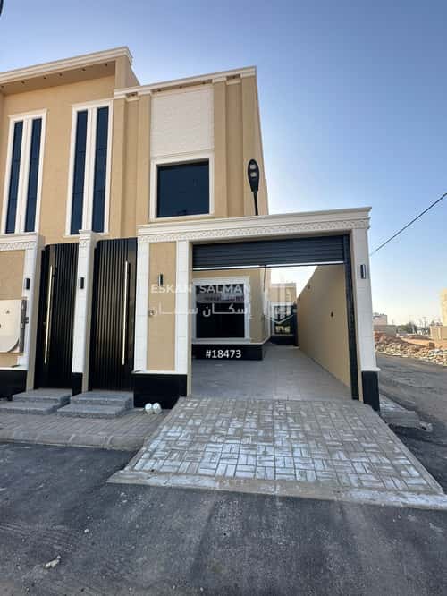 فيلا 231 متر مربع شرقية على شارع 15م الورود، المزاحمية