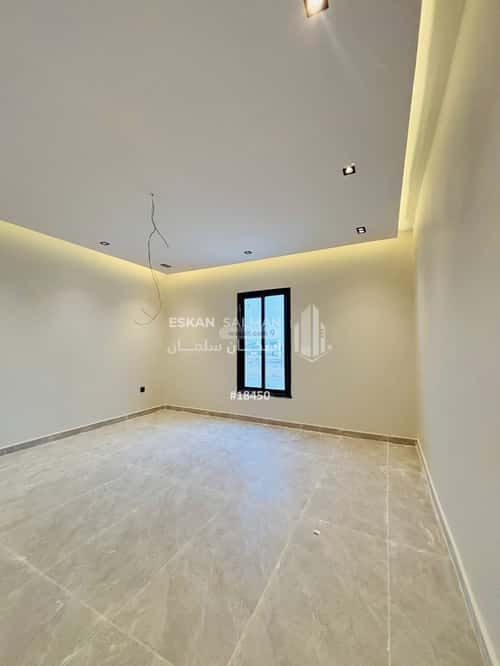 فيلا 300 متر مربع شمالية على شارع 30م العزيزية، الجبيل