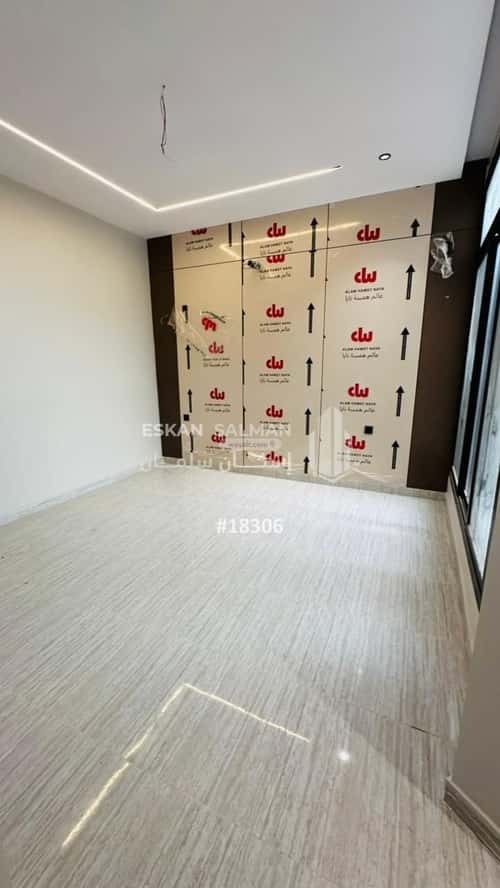 فيلا 303 متر مربع غربية على شارع 20م الزهراء، الاحساء