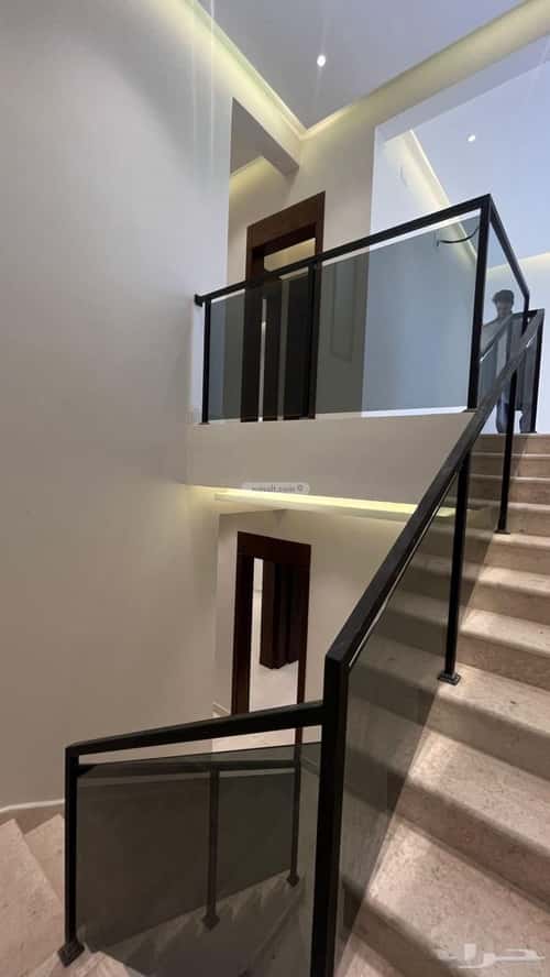 دور 344 متر مربع ب 9 غرف وسط المدينة، أبها