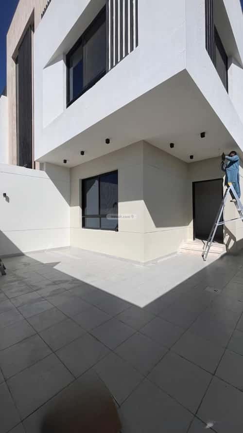 دور 344 متر مربع ب 9 غرف وسط المدينة، أبها