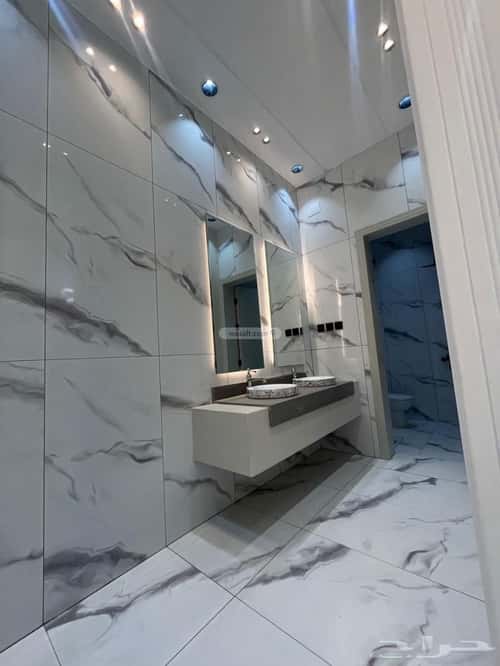 Floor 244 SQM with 9 Bedrooms Al Maaridh, Khamis Mushait