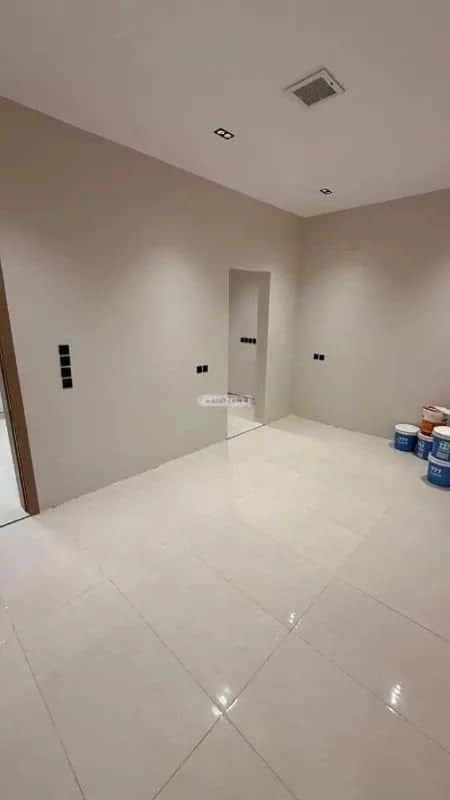 فيلا 312 متر مربع جنوبية على شارع 18م المعيزيلة، شرق الرياض، الرياض