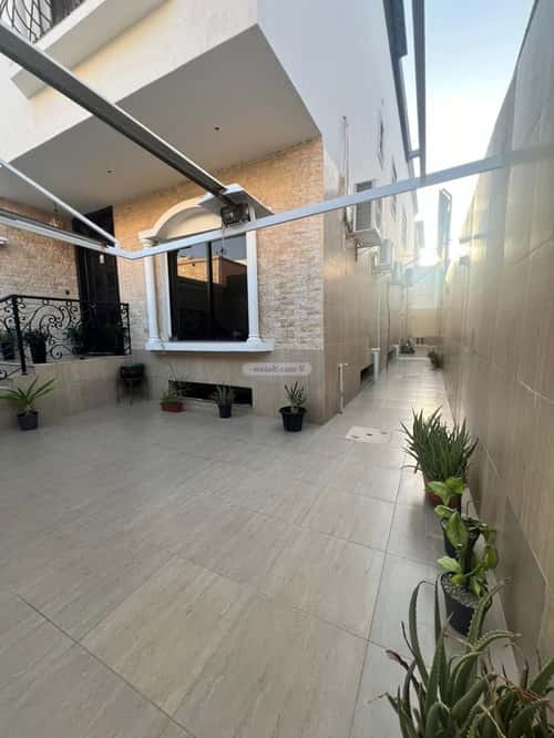 فيلا 573 متر مربع شرقية على شارع 12م النهضة، شمال جدة، جدة