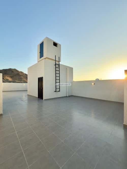 فيلا 343 متر مربع شرقية على شارع 20م الهجلة الجديد، مكة المكرمة