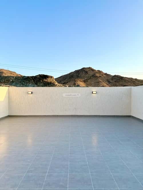 فيلا 343 متر مربع شرقية على شارع 20م الهجلة الجديد، مكة المكرمة