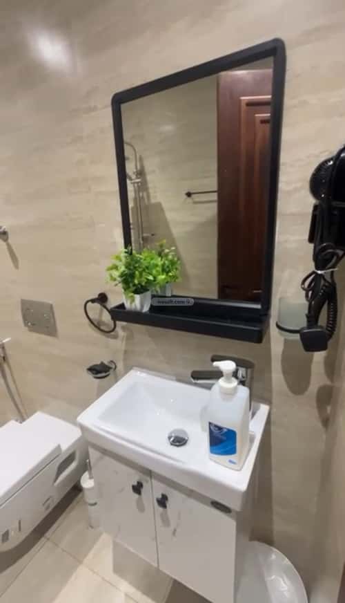 شقة بغرفة الحمراء، الخبر