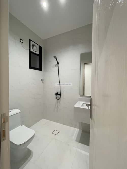 شقة ب 6 غرف المعلاة، أحد رفيدة