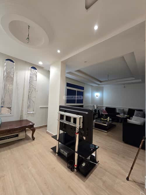 Building 827 SQM with 3 Floors Facing South Al Sheraa, North Jeddah, Jeddah