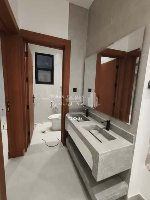 فيلا 220 متر مربع شمالية على شارع 18م طيبة، جنوب الرياض، الرياض