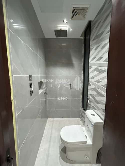 فيلا 300 متر مربع جنوبية على شارع 20م الرحمانية، شرق جدة، جدة