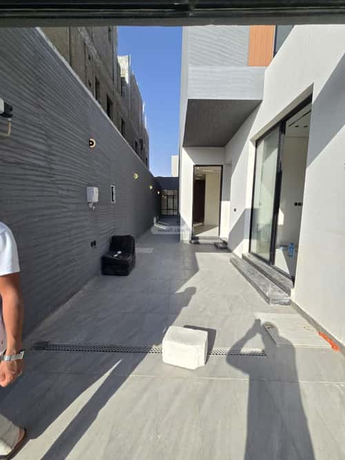 Floor 142 SQM with 5 Bedrooms Al Marjan, East Riyadh, Riyadh